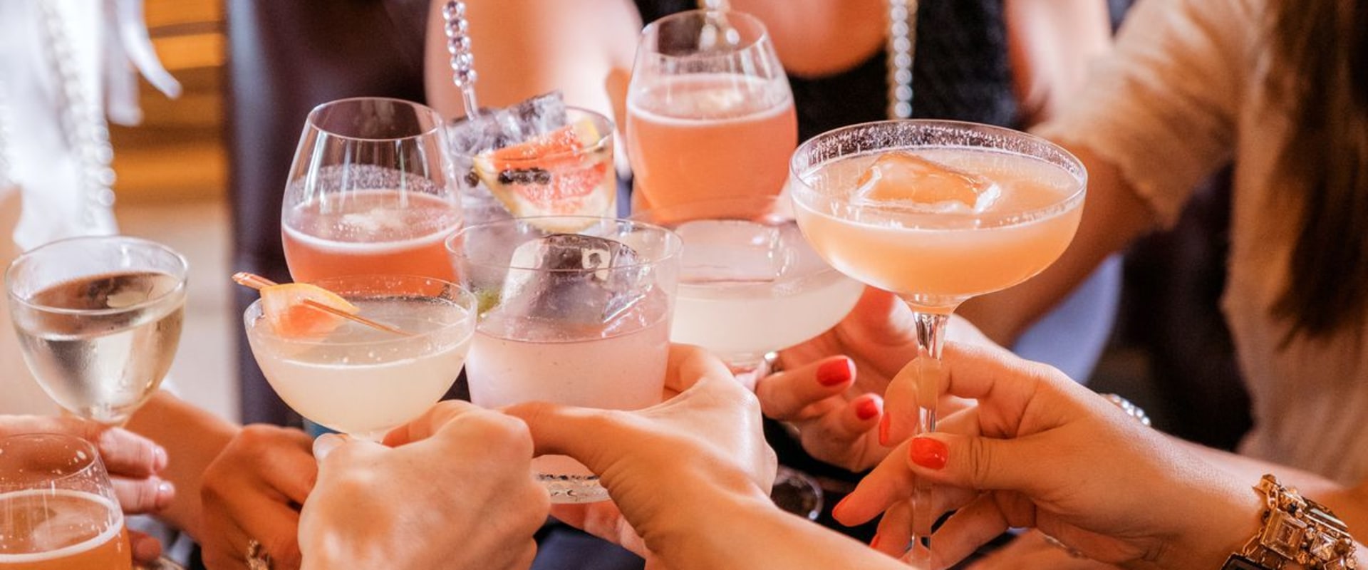 The Best Pubs For Happy Hour In Sarasota, Florida