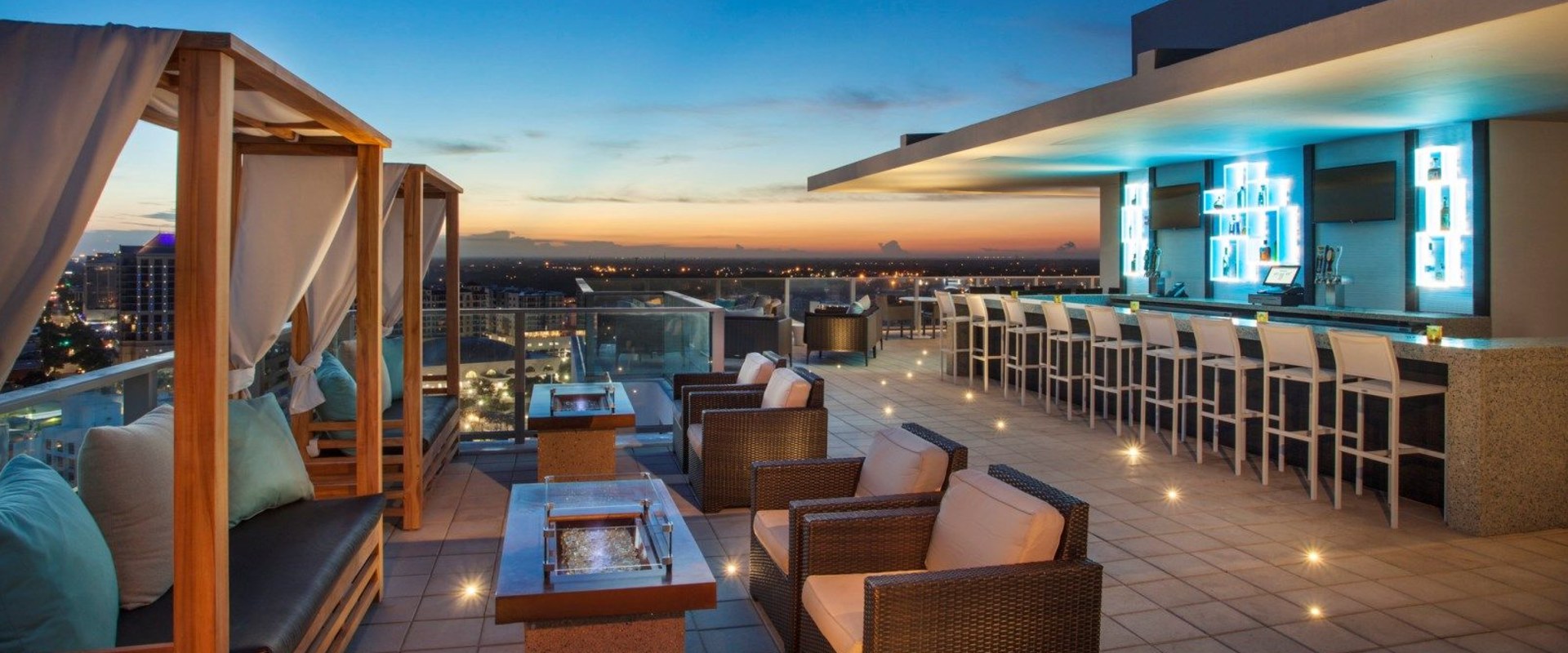 A Night Out in Sarasota, Florida: What Events Can You Find at Local Pubs?